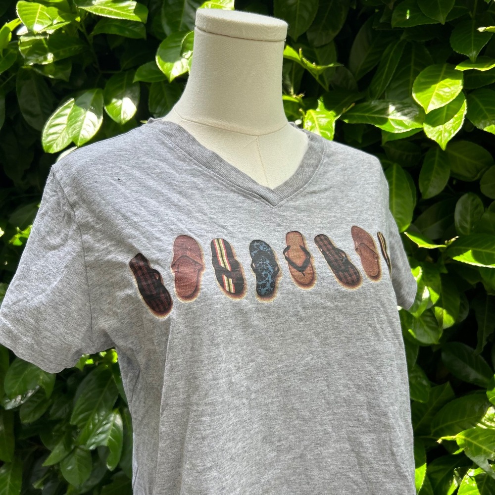 Vintage 90s Xhilaration Graphic Tee Women Large Gray Flip Flop vneck tee y2k